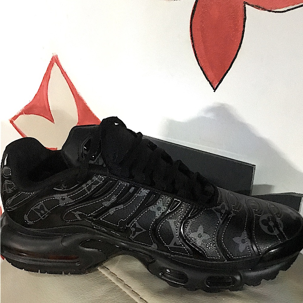 Brand New Nike Air Louis Vuitton Limited Edition Men’s shoes size 10